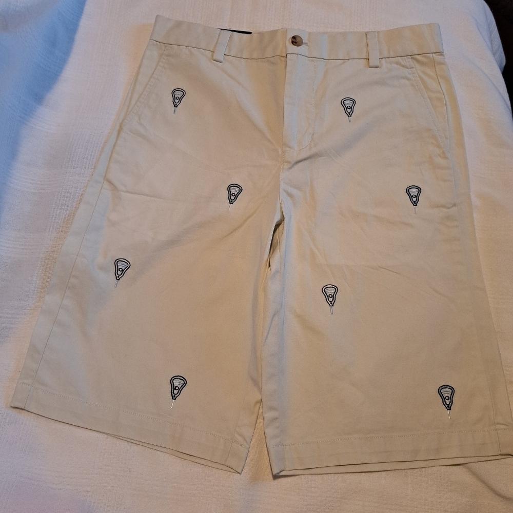 Vineyard Vines boys size 18 Lacrosse embroidered shorts, 1 tiny spot, NWT
